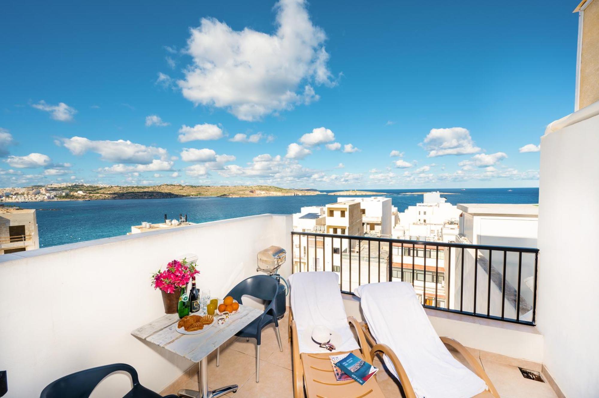 Penthouse With Seaview Terrace St. Paul's Bay Exterior foto